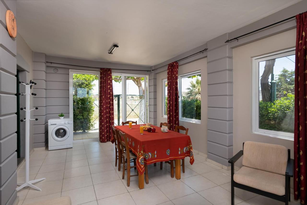 Petrakis Afrathias Garden House Villa Kalamaki  Eksteriør bilde
