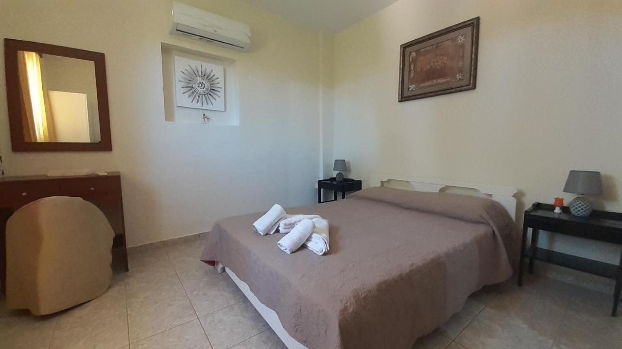 Petrakis Afrathias Garden House Villa Kalamaki  Eksteriør bilde
