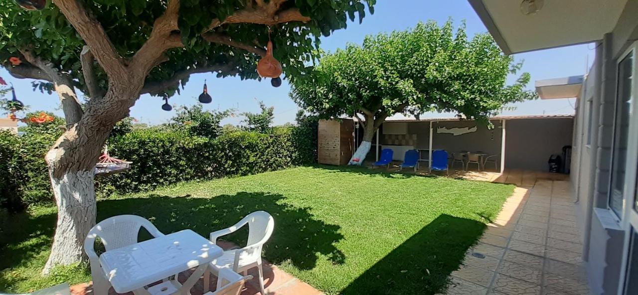 Petrakis Afrathias Garden House Villa Kalamaki  Eksteriør bilde